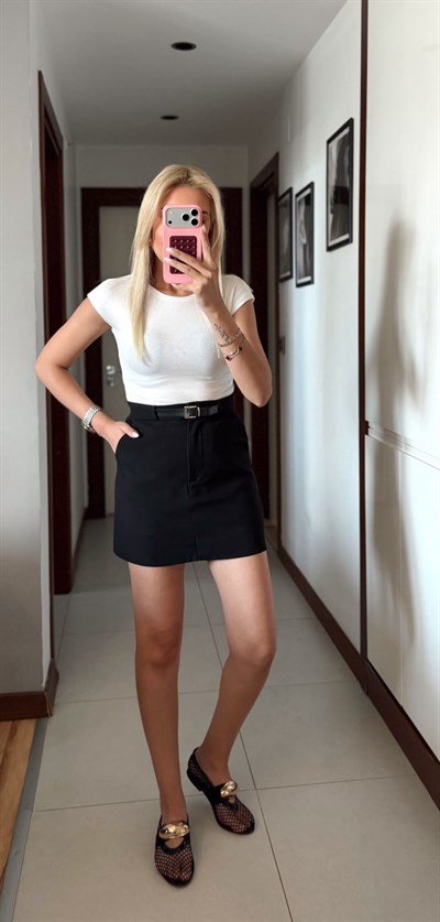 SİYAH KEMERLİ ŞORT ETEK 