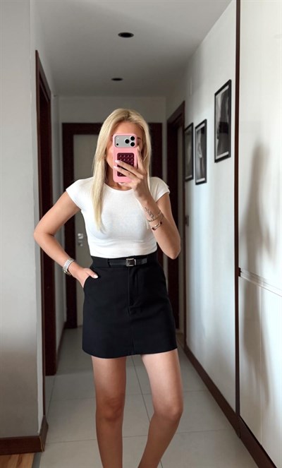 SİYAH KEMERLİ ŞORT ETEK 