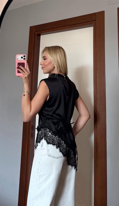 SİYAH KOLSUZ DANTEL BLUZ