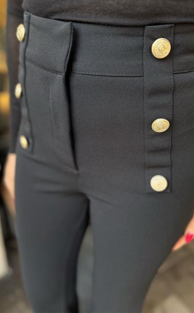 SİYAH LİKRALI KREP KUMAŞ GOLD DÜĞME DETAYLI İSPANYOL PAÇA PANTOLON