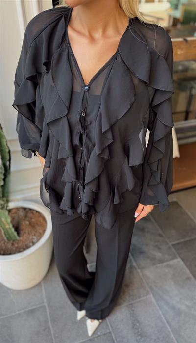 SİYAH MARKA MODEL İPKYL FIRFIRLI GÖMLEK