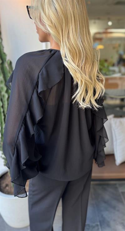 SİYAH MARKA MODEL İPKYL FIRFIRLI GÖMLEK