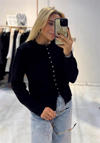 SİYAH ÖNDEN GOLD DÜĞMELİ TRİKO HIRKA