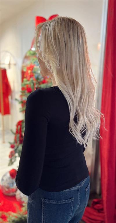 SİYAH OVAL YAKA DANTEL DETAYLI BLUZ