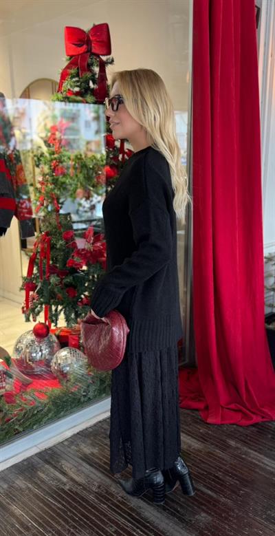 SİYAH RİBANA YAKA TRİKO OVERSİZE KAZAK