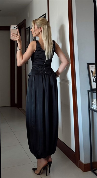 SİYAH SATEN DOKULU TASARIM KORSE BLUZ