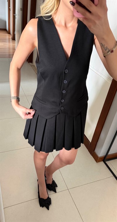 SİYAH TAKIM GÖRÜNÜMLÜ YELEKLİ ELBİSE