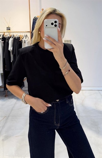 SİYAH VATKALI BASİC T-SHİRT