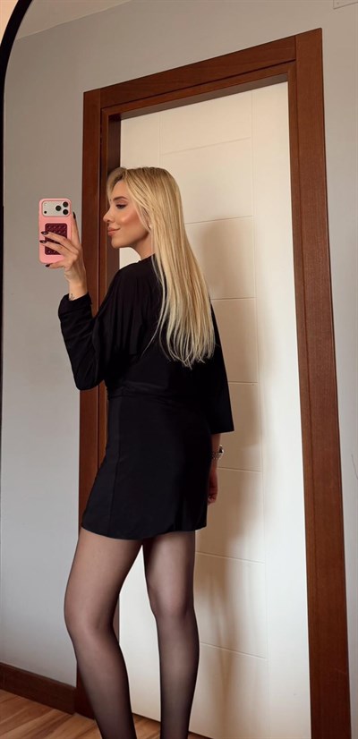 SİYAH YARASA KOL BELDEN OTURTMALI ELBİSE