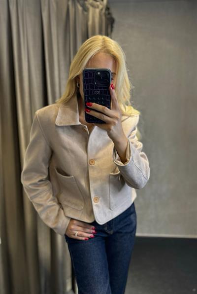 SÜET CEPLİ CEKET BEJ