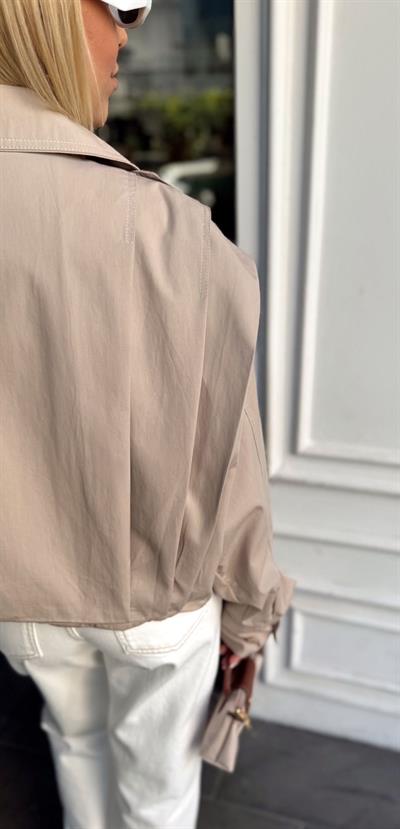 TAŞ VATKALI PENS DETAYLI ASTARLI KISA TRENÇKOT