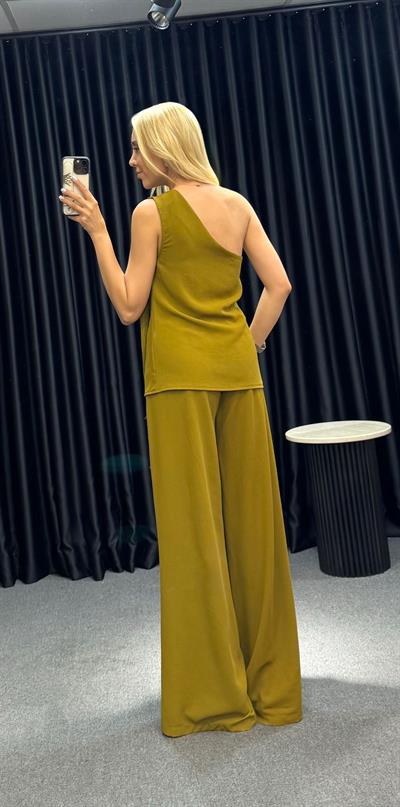 TEK KOL ASİMETRİK BLUZ PANTOLON TAKIM HARDAL