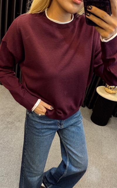 YAKASI RENKLİ KAZAK BORDO