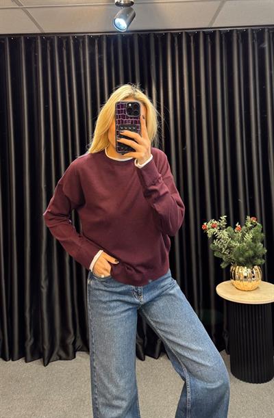 YAKASI RENKLİ KAZAK BORDO