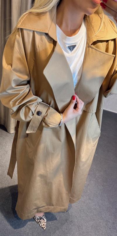 YANDAN YIRTMAÇLI TRENÇCOAT CAMEL