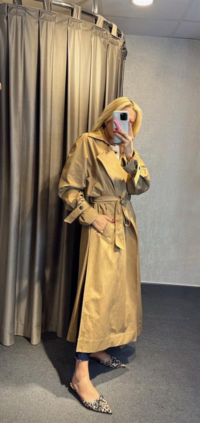 YANDAN YIRTMAÇLI TRENÇCOAT CAMEL