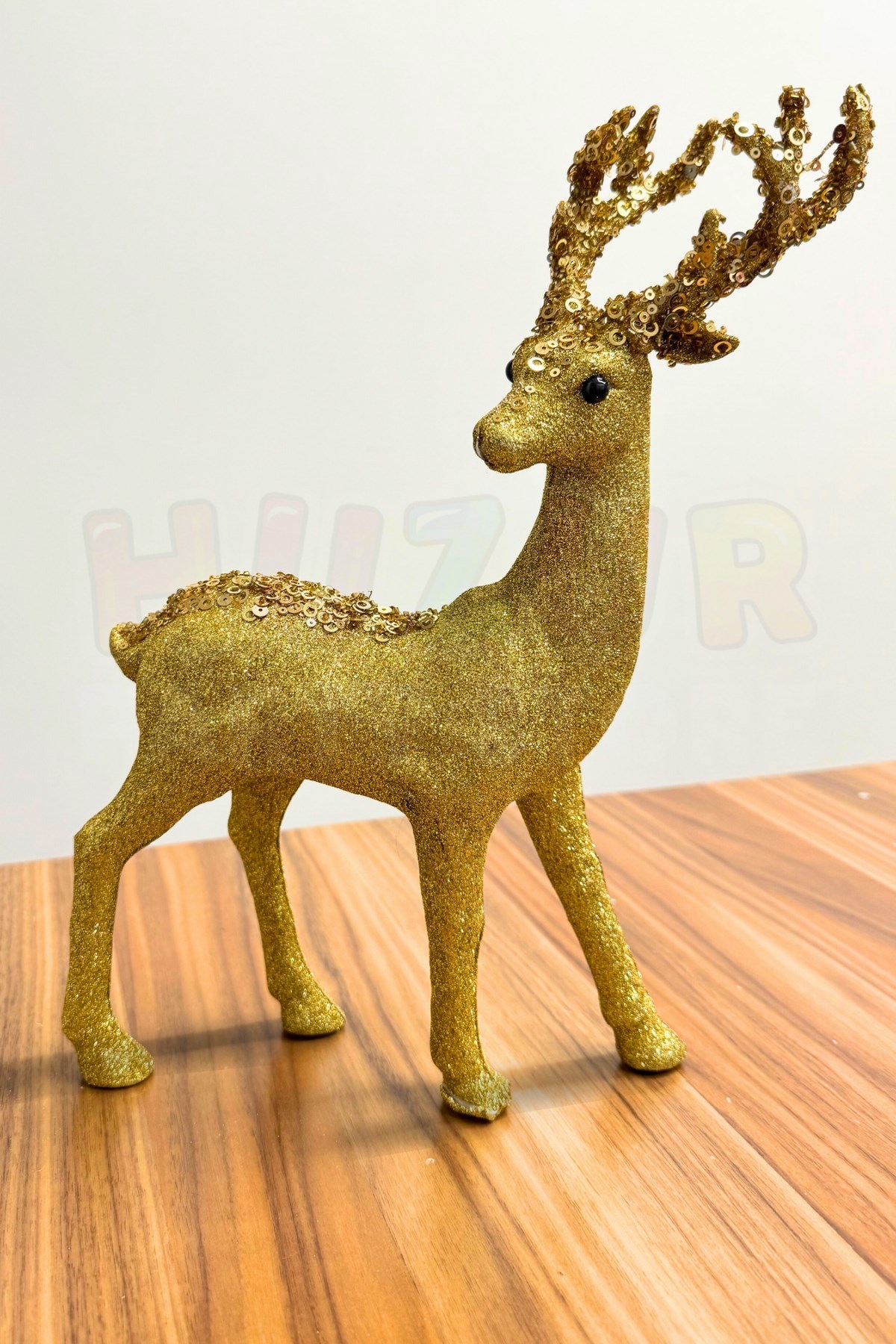30 cm Altın Renkli Geyik Figürü Arkaya Bakan Simli Pul Detaylı Yılbaşı Dekoratif Masaüstü Süs
