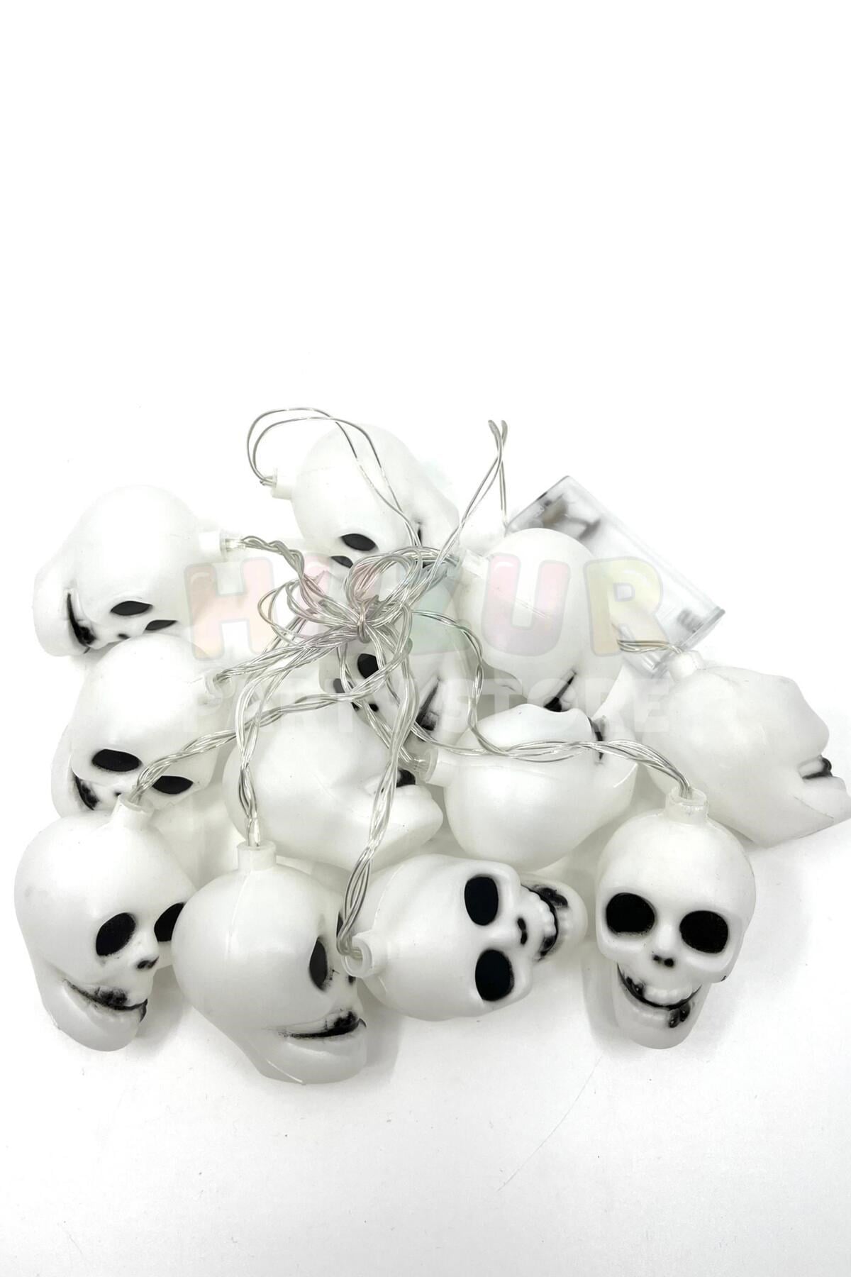 Kurukafa Led Işık Karışık Renkli 12 Kurukafalı 240 Cm Pilli Halloween Cadılar Bayramı Dekor Süsü