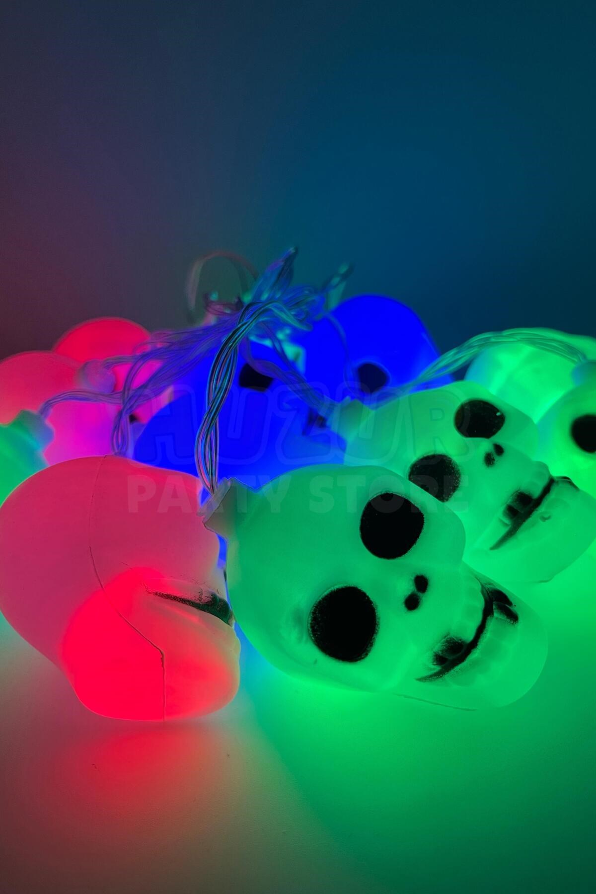 Kurukafa Led Işık Karışık Renkli 12 Kurukafalı 240 Cm Pilli Halloween Cadılar Bayramı Dekor Süsü