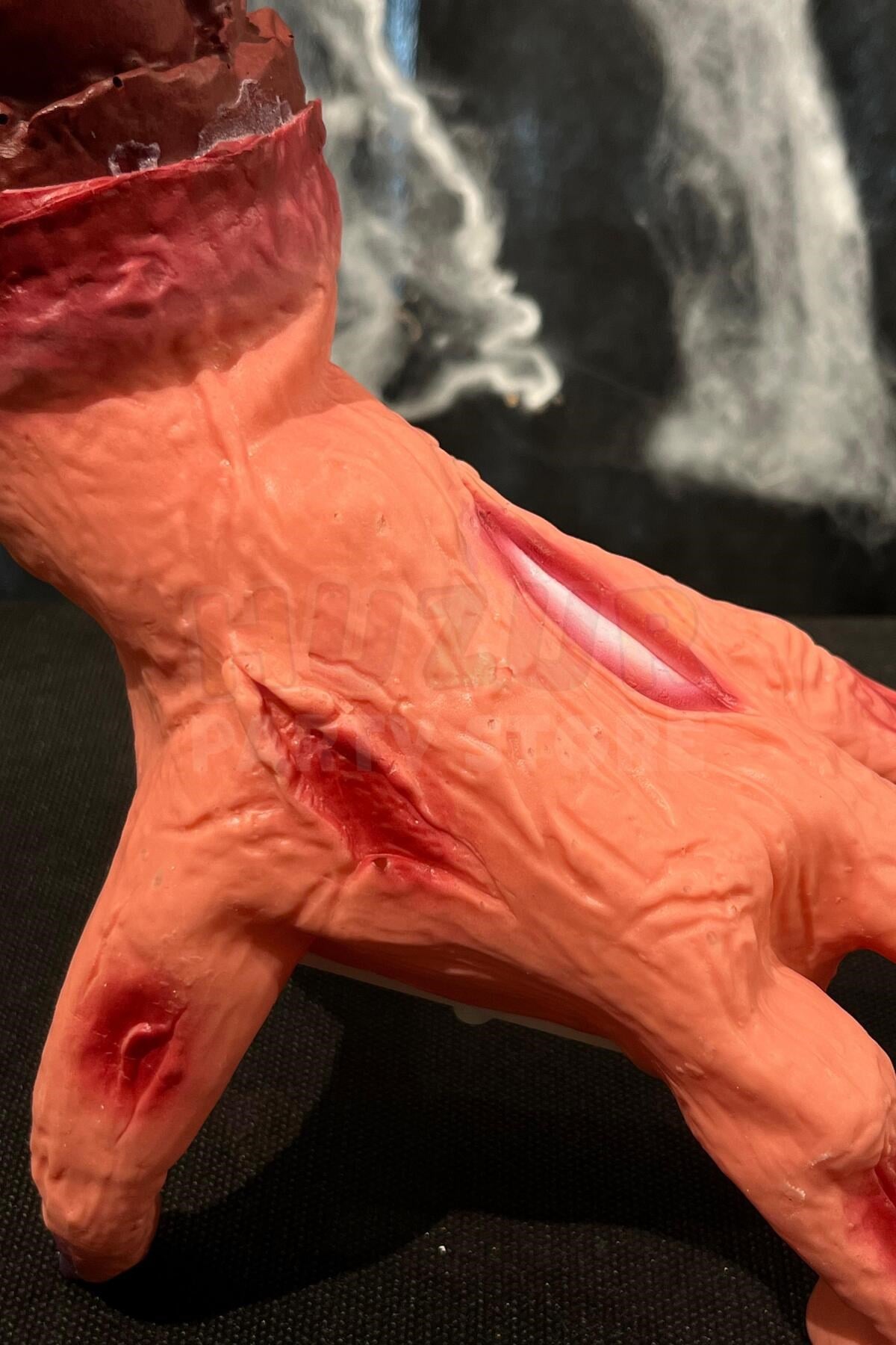 Müzikli Sesli Yürüyen El Hareketli Wednesday Şey Kesik El Halloween Cadılar Bayramı Süsü Dekoru