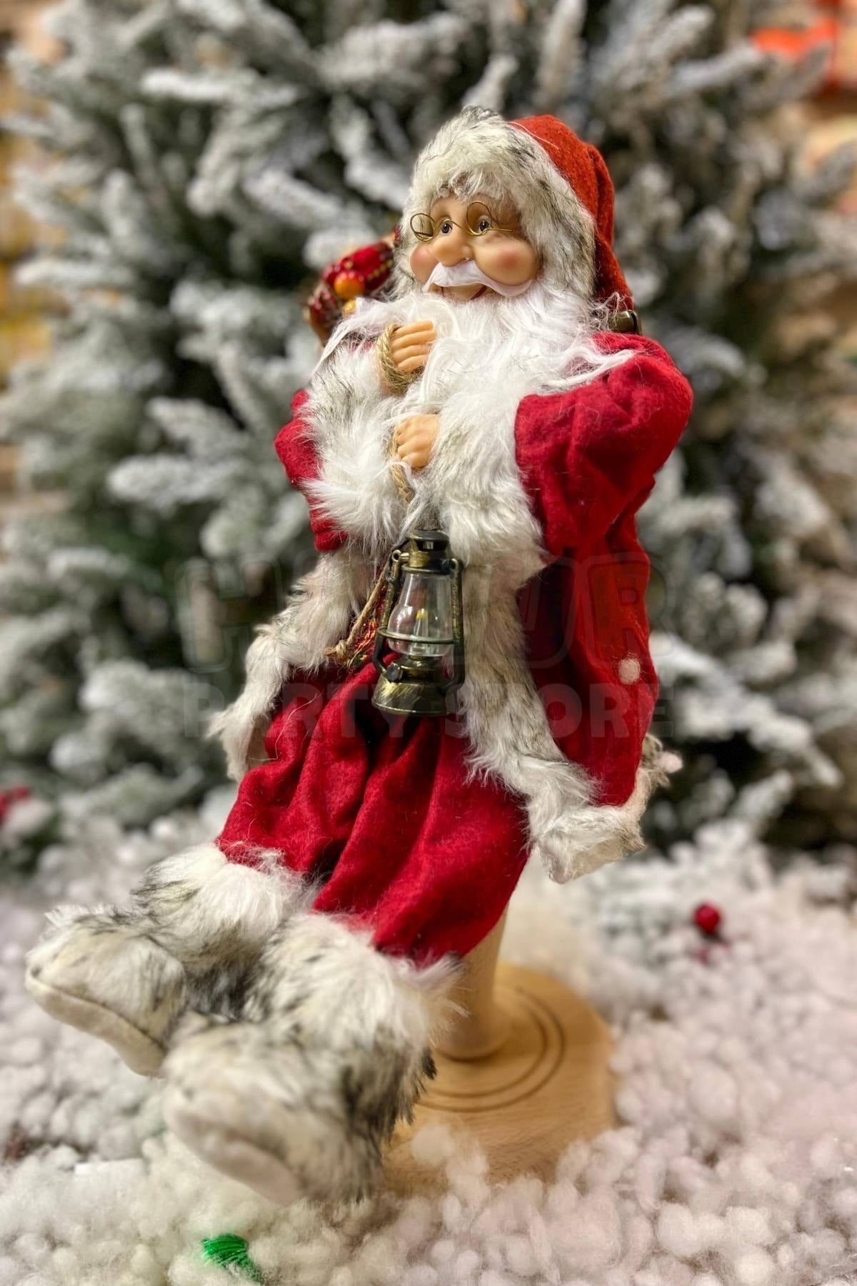 Oturan Noel Baba 45 Cm Kırmızı Kürklü Gaz Lambası Hediye Dolu Torba Detaylı Oturabilen Yılbaşı Dekor