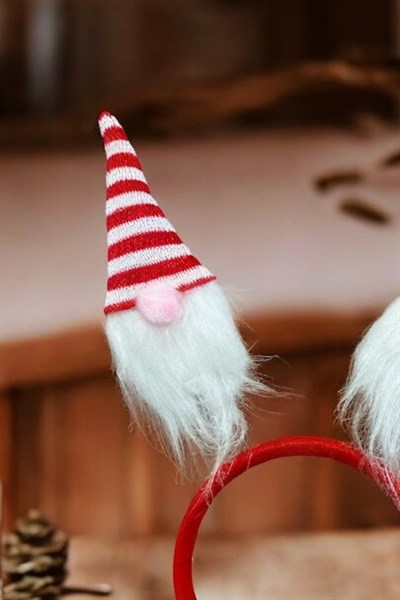 Gnome Yılbaşı Tacı Kırmızı Beyaz Renk Şapkalı Pembe Burunlu Sakallı Yeni Yıl Cücesi Taç Aksesuarı