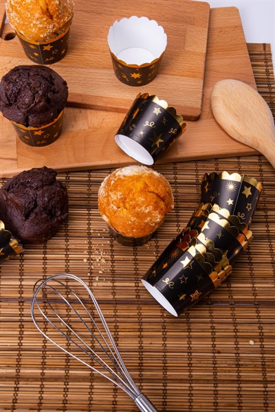 Gold Altın Yaldızlı Siyah 12li Kek Kalıbı Yıldız Konfeti Detaylı Fırında Dağılmayan 6.5x5 Cm Muffin