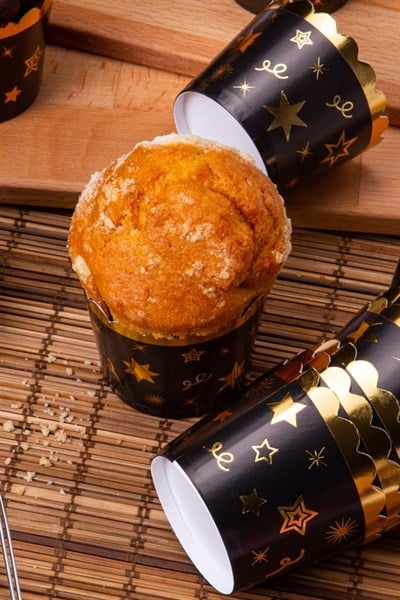 Gold Altın Yaldızlı Siyah 12li Kek Kalıbı Yıldız Konfeti Detaylı Fırında Dağılmayan 6.5x5 Cm Muffin