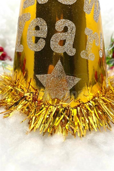 Gold Renk Yılbaşı Şapkası Karton Happy New Year Baskılı Simli Parlak Püsküllü Altın Sarısı Büyük Boy
