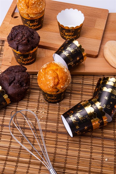 Gold Yaldızlı Siyah 12li Kek Kalıbı Iyiki Doğdun Yazılı Fırında Dağılmayan 6.5x5 Cm Muffin Cupcake