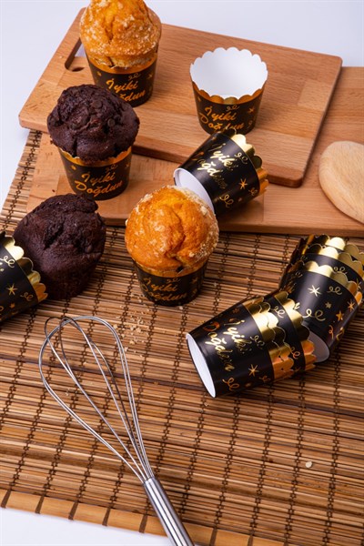 Gold Yaldızlı Siyah 12li Kek Kalıbı Iyiki Doğdun Yazılı Fırında Dağılmayan 6.5x5 Cm Muffin Cupcake