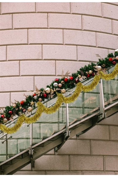 Gold Yılbaşı Garland Doğum Günü Simi Çam Ağacı Süsü Altın Sarısı 200x7 Cm Boyna Boyna Asılan Sim