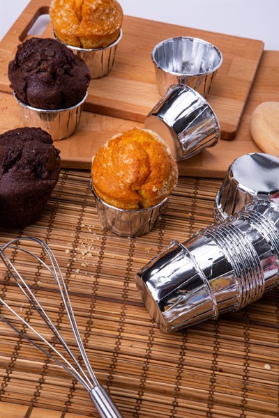 Gümüş Parlak Kaplama 25li Kek Kalıbı Fırında Dağılmayan 6.5x4 Cm Gri Muffin Cupcake Stand Kapsülü