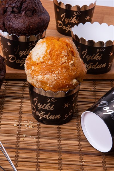 Gümüş Yaldızlı Siyah 12li Kek Kalıbı İyiki Doğdun Yazılı Fırında Dağılmayan 6.5x5 Cm Muffin Cupcake