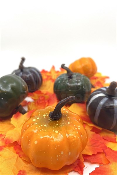 Halloween Partisi Balkabağı Dekoru Yeşil Koyu Mürdüm Turuncu Renk 6 Adet 6 cm Cadılar Bayramı Süsü