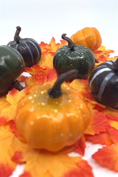 Halloween Partisi Balkabağı Dekoru Yeşil Koyu Mürdüm Turuncu Renk 6 Adet 6 cm Cadılar Bayramı Süsü