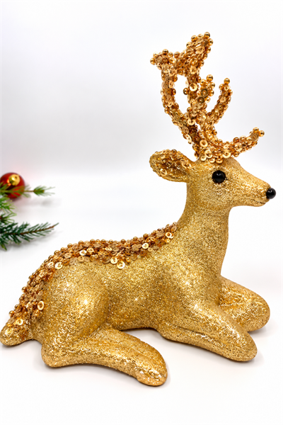 Parlak Gold Renkli Oturan Zarif Geyik Simli 20x20 Cm Sırtı  Pul Detaylı Yeni Yıl Yılbaşı Süsü Dekoru