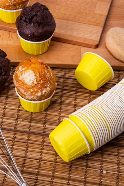 Sarı 50li Kek Kalıbı Fırında Dağılmayan 7x3.5 Ccm Kek Kabı Muffin Kalıbı Cupcake Stand Kapsülü