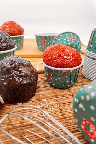 Yılbaşı Yeşili Merry Christmas Baskılı 50li Kek Kalıbı Fırında Dağılmayan 6.5x4 Cm Muffin Cupcake