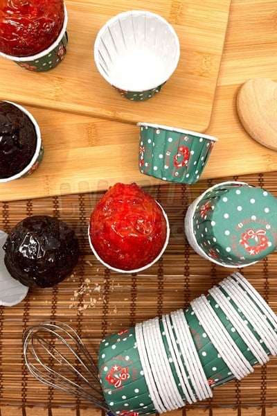 Yılbaşı Yeşili Merry Christmas Baskılı 50li Kek Kalıbı Fırında Dağılmayan 6.5x4 Cm Muffin Cupcake