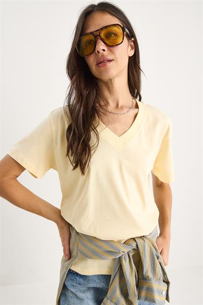 %100 Organik Pamuk Derin V Yakalı Comfort Fit T-Shirt 60602066 - Siyah-Beyaz-Sarı