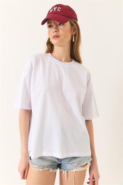 Kadın %100 Organik Pamuk Relaxed Fit Yırtmaçlı Yuvarlak Yakalı T-Shirt 60602047 - Beyaz