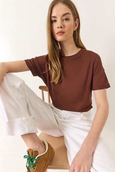 Kadın %100 Organik Pamuk Relaxed Fit Yuvarlak Yakalı T-Shirt 60602050 - Kahve
