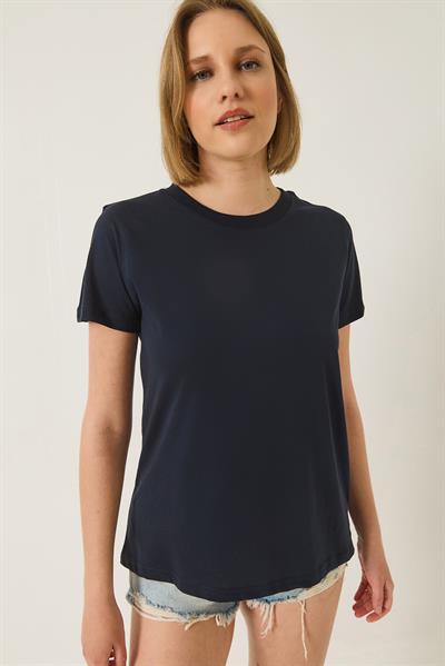 Kadın %100 Organik Pamuklu Comfort Fit Arkası Uzun Basic T-shirt 60602049 - Lacivert