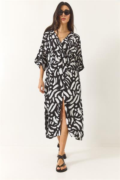 Kadın Anvelop Yaka Beli Lastikli Desenli Yazlık Viskon Elbise 60283225 - Siyah-Beyaz