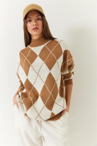 Kadın Baklava Desenli Yarım Balıkçı Yaka Oversize Kalın Triko Kazak 60261376 - Bej-Camel