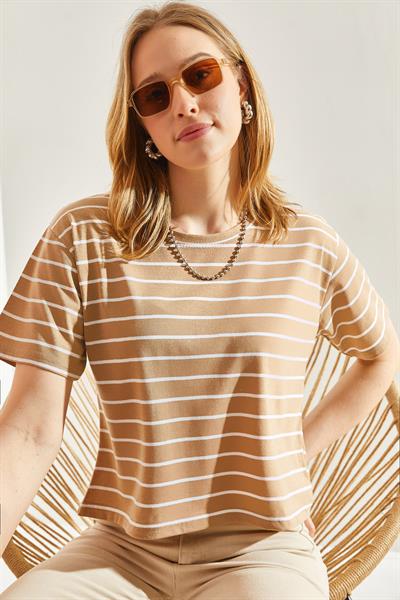 Kadın Bisiklet Yaka Çizgili T-Shirt 60241002 - Camel