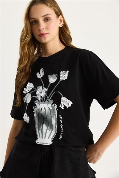 Kadın Bisiklet Yaka Kısa Kollu Çiçek Baskılı Pul Detaylı T-Shirt 60602021 - Siyah
