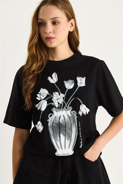 Kadın Bisiklet Yaka Kısa Kollu Çiçek Baskılı Pul Detaylı T-Shirt 60602021 - Siyah