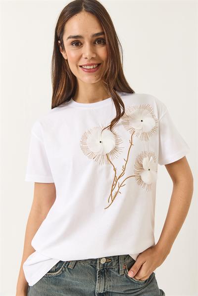 Kadın Bisiklet Yaka Kısa Kollu Nakışlı Kabartma Aksesuarlı T-Shirt 60602024 - Beyaz